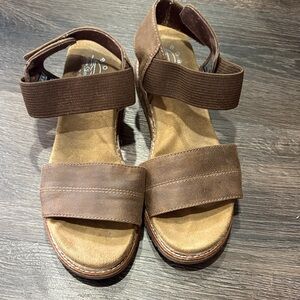 Skechers Brown Strap Sandals